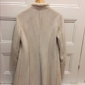 Long cream jacket with fur inside